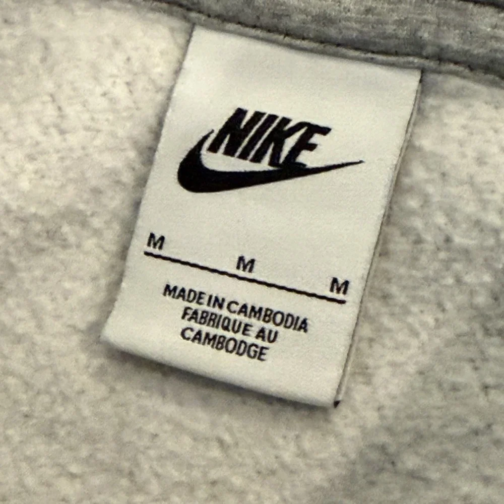 Nike Basketball Camps Standard Issue Men's Pullover Hoodie Grey Size Medium NWOT